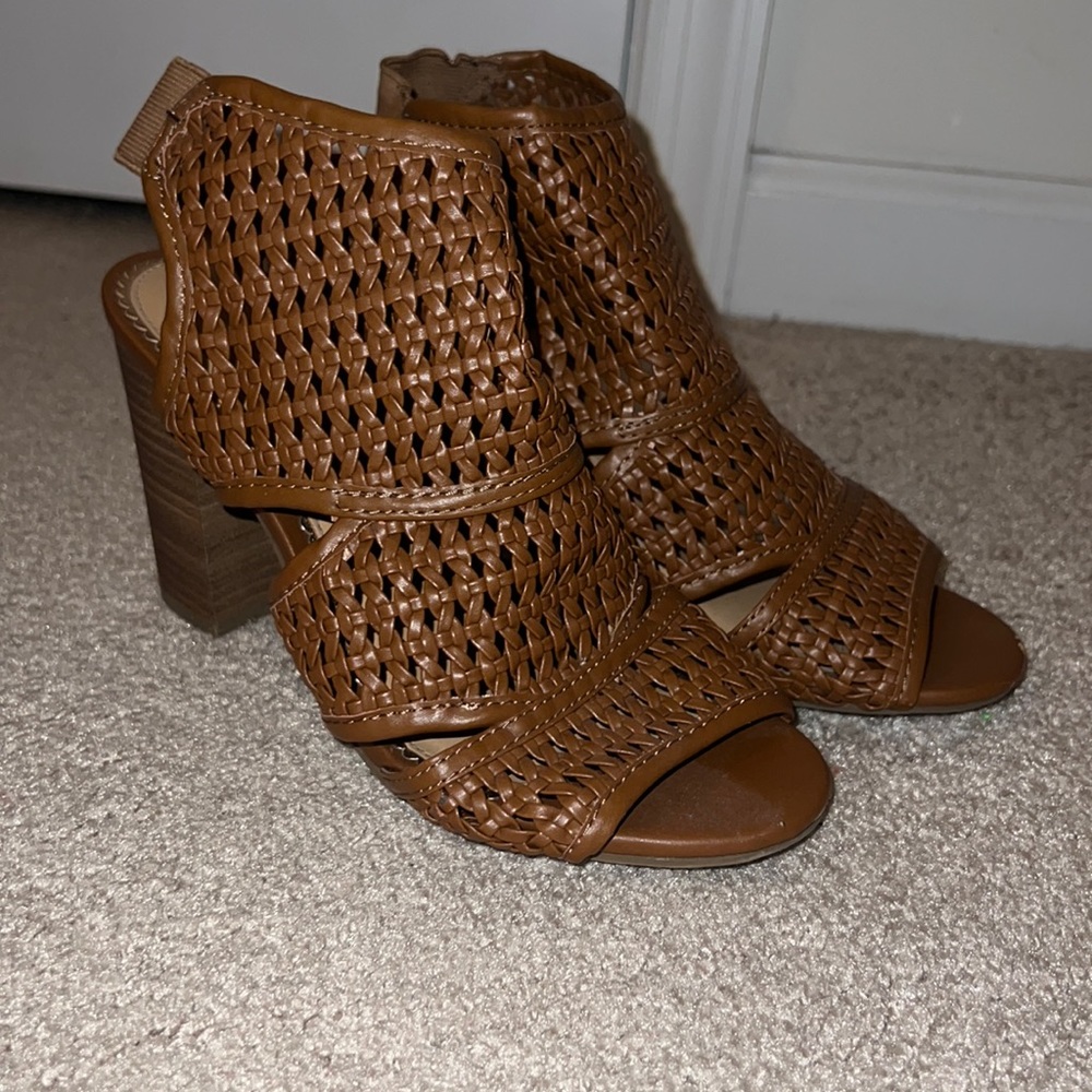 SIZE 7 Lauren Conrad wedges
